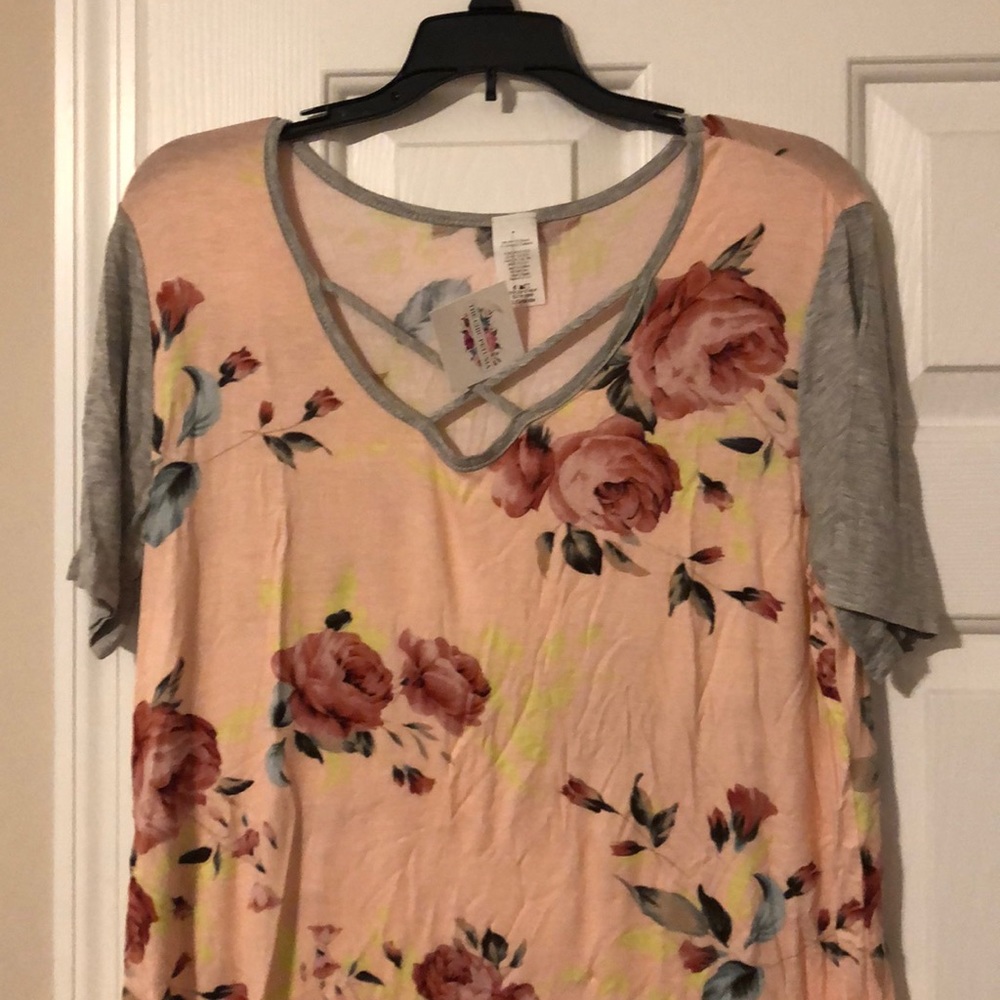 The chic petunia top